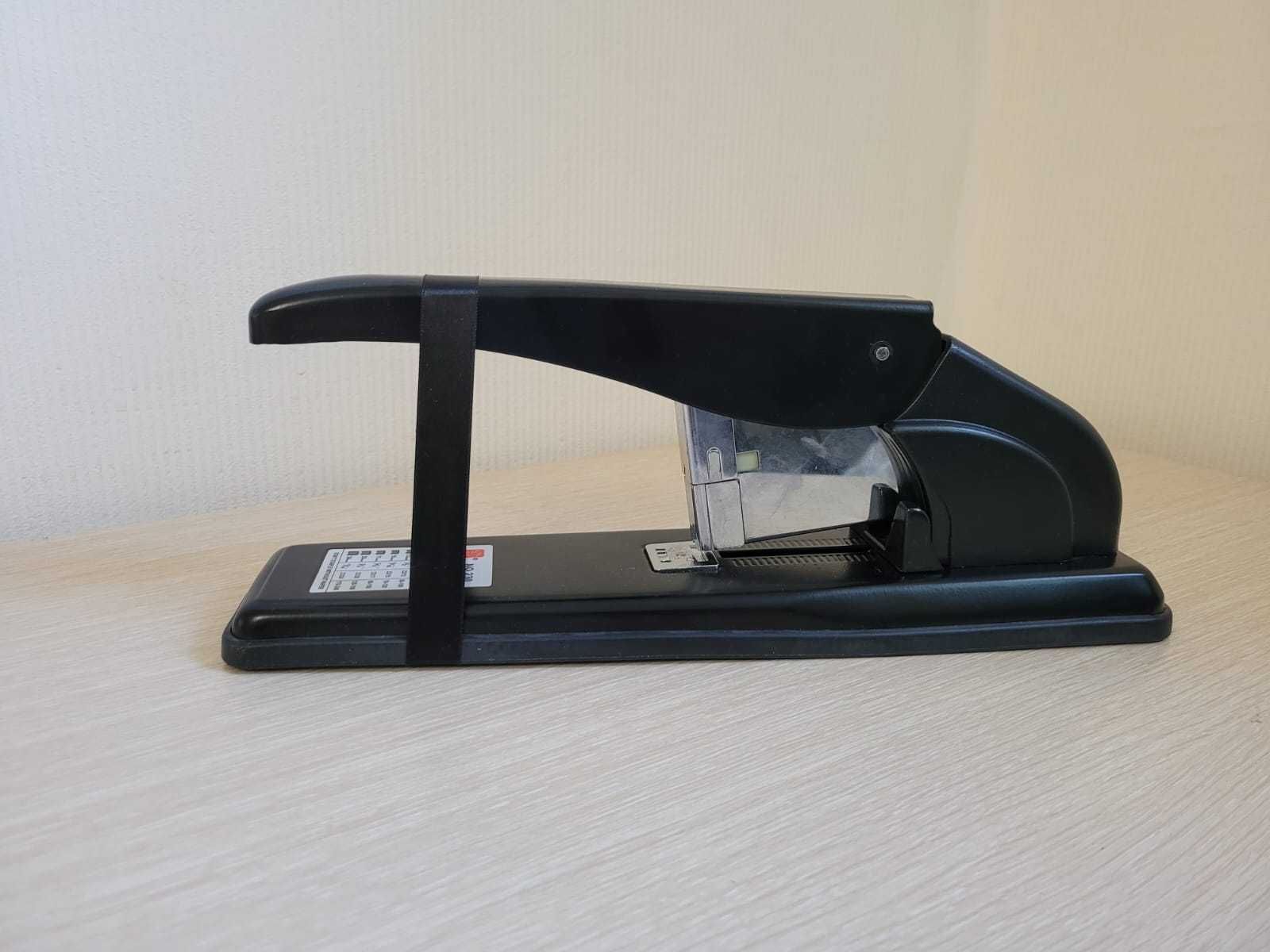 Степлер прошивает от 30-240 страниц  80г/кв.м. Stapler DL230