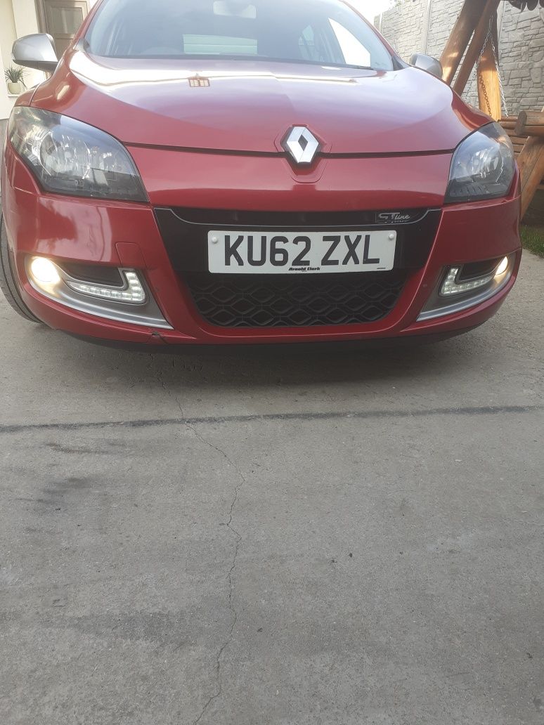 Parte Fata Faruri Capota Bară Spoiler Față Renault Megane 3 GT-LINE