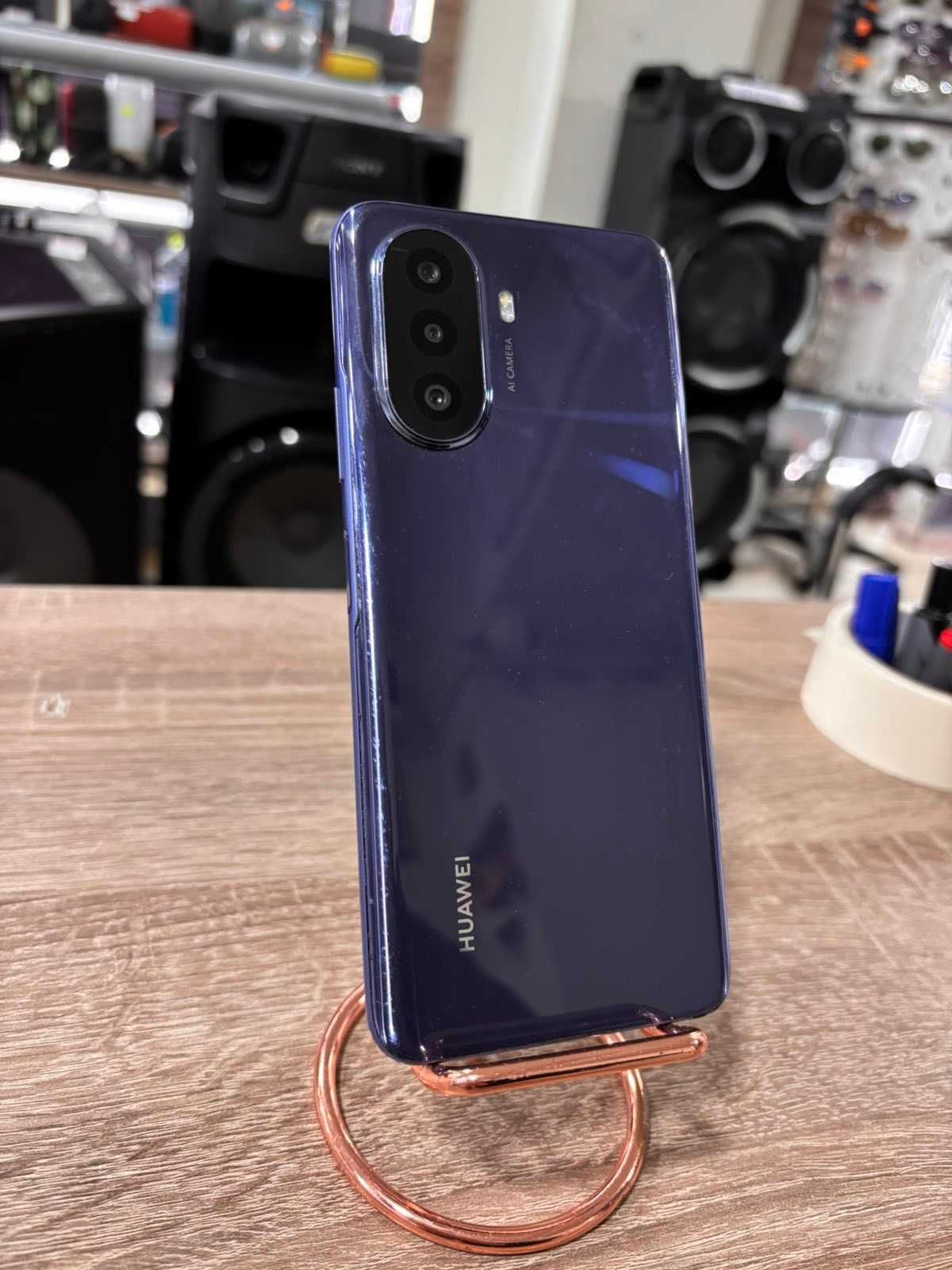 Предлагам ви Мобилен Телефон Huawei Nova Y70