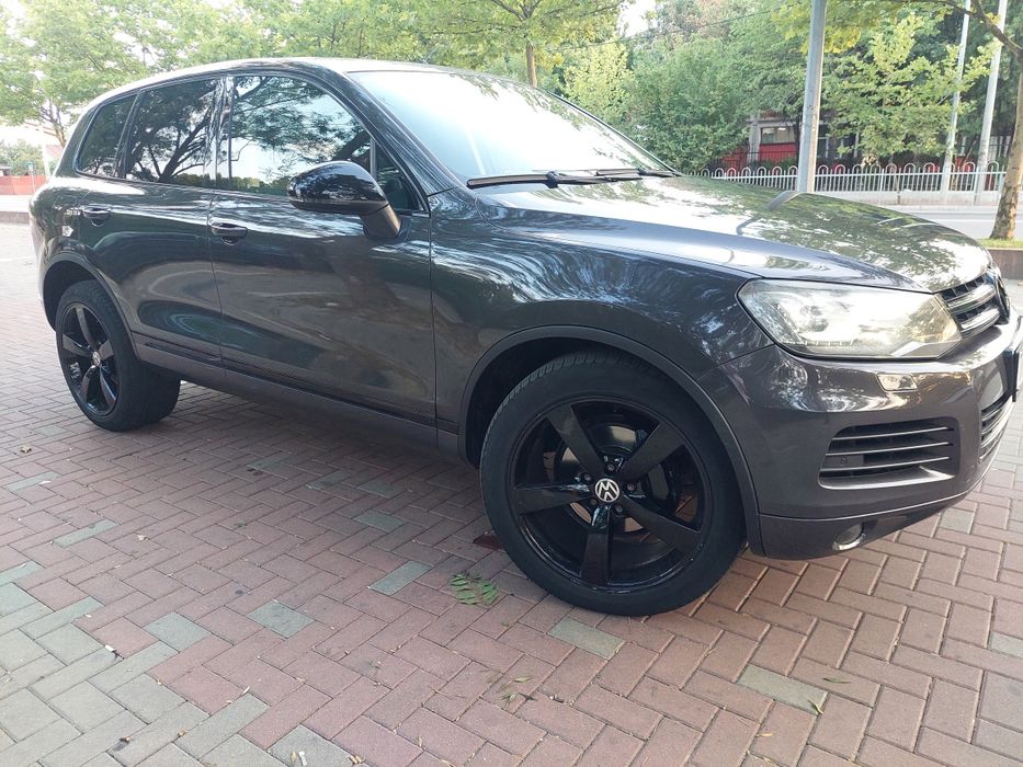 Wolkswagen Touareg 3.0 v6 245cp /Panoramic/Camere 360 / Jante r21