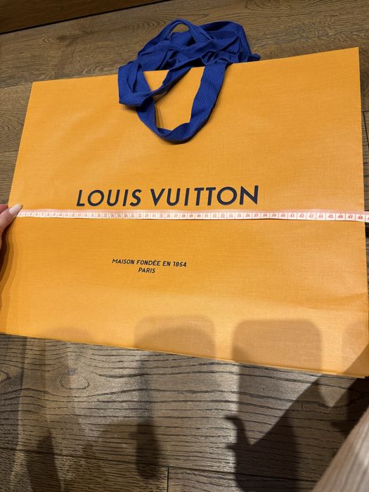 5 pungi LV disponibile