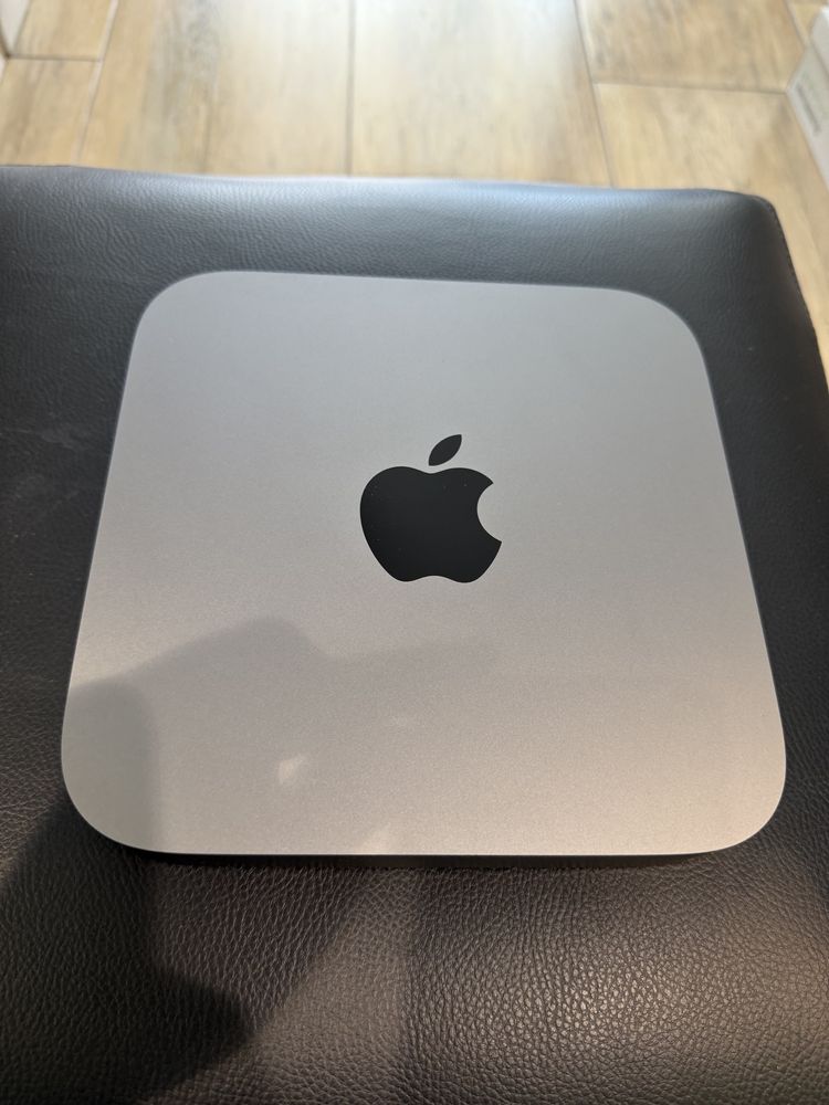 Продавам Mac Mini 2018