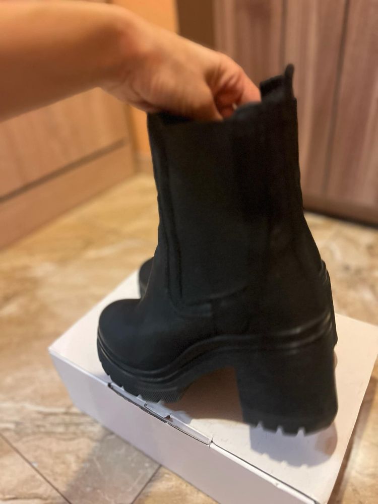 Боти Lasocki 39 номер