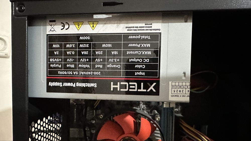 Kopyuter keysi sotiladi srochni