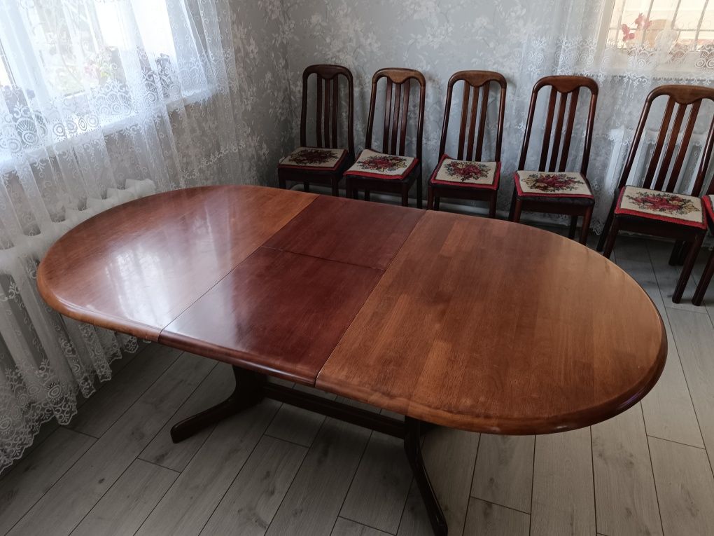 Стол и 6 стульев