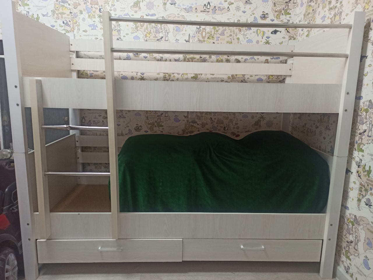 Двух этажная кровать