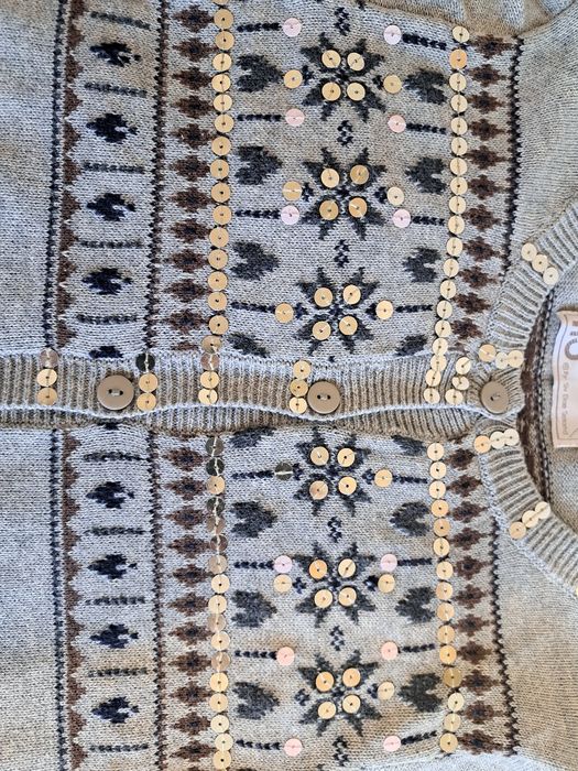 Модерна жилетка с мерино