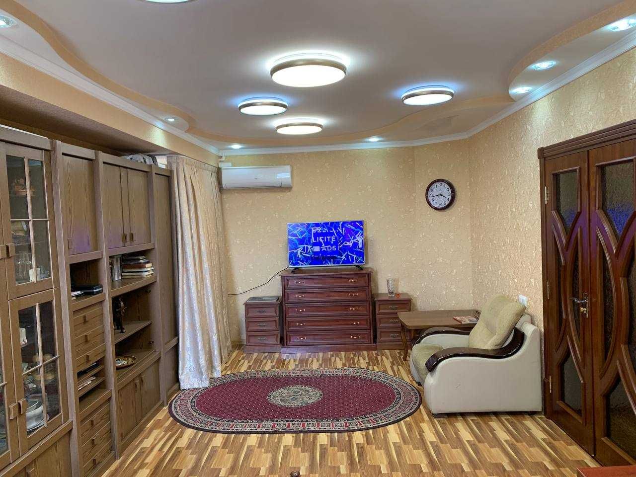 Квартира 72 м2 Центр Города, м.Космонавтов,