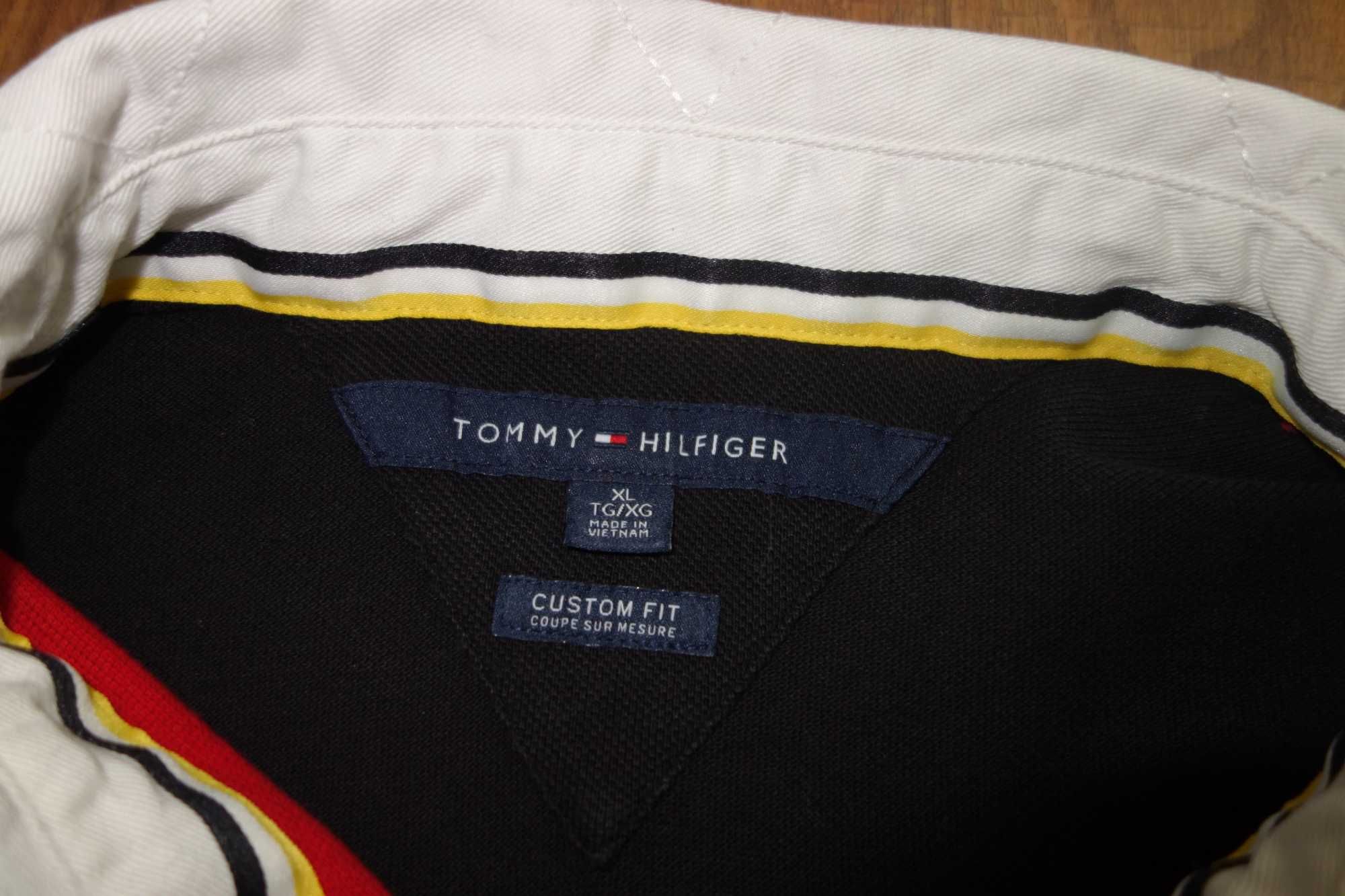 Tricou Tommy Hilfiger, Rosu/Negru/Galben, Marimea XL, Stare excelenta