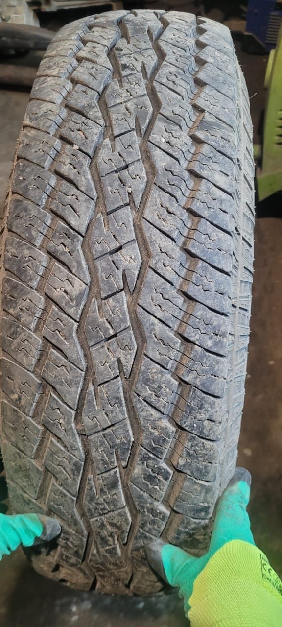 Продается резина TOYO A/T
