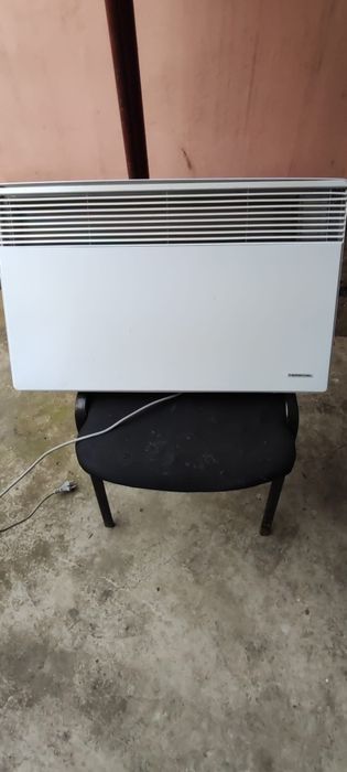 Vând convector electric