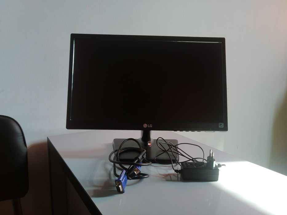 Monitor LG 20 li sotiladi