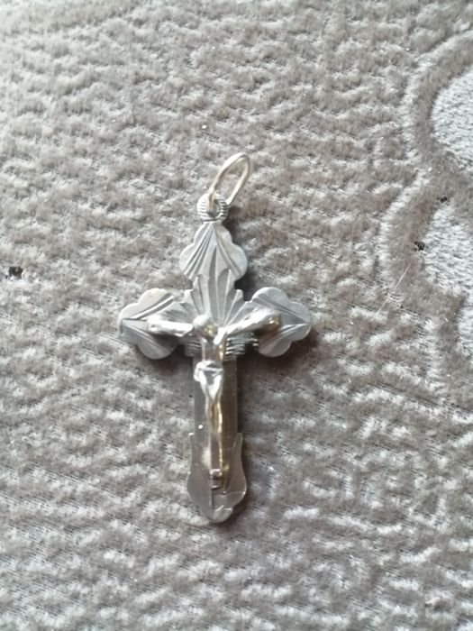 Продам крестик, цена договорная