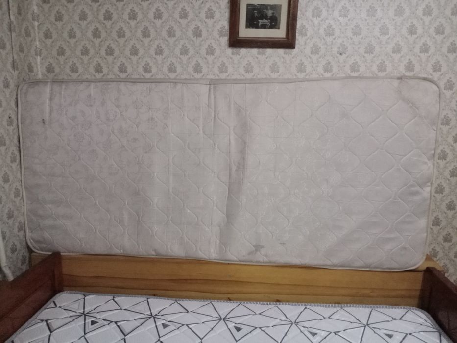 Отдам старый матрас для кровати