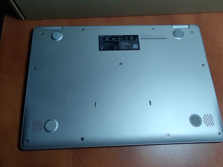 Laptop ultraportabil Asus Chromebook C523N N3350 2.4 GHz 15.6 4GB 64GB