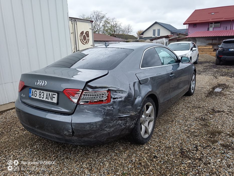 Audi A5 2.0 d automat quattro ușor avariat