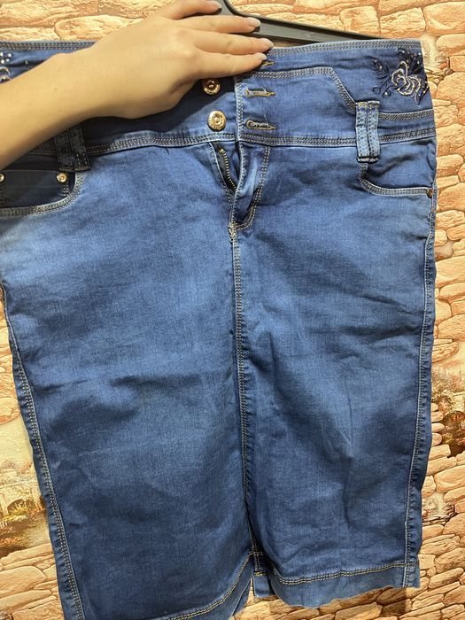 Отдаю вещи по 1000 тенге. Одевала пару раз. Размер не знаю.