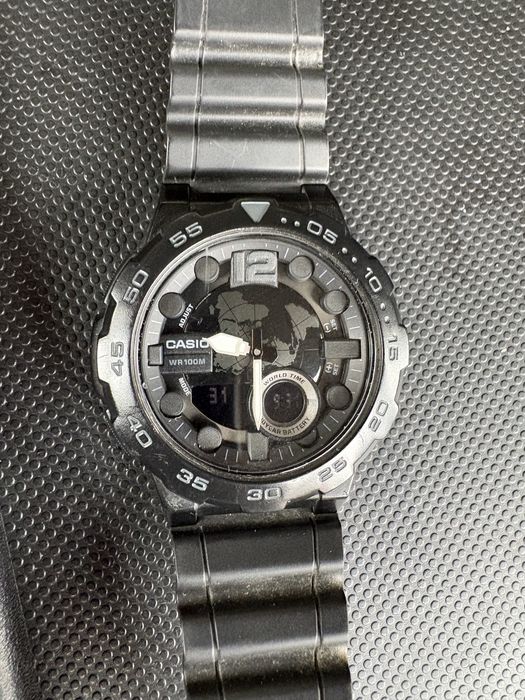 Продавам часовник Casio AEQ-100