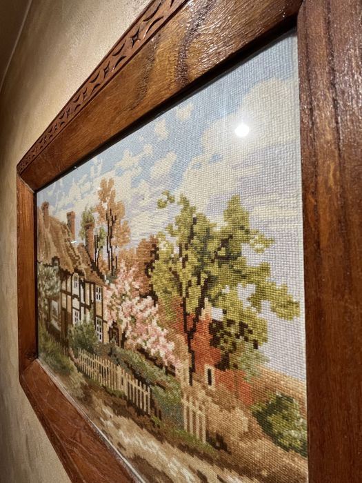 Красив гоблен с идилична селска къща - ръчна изработка