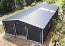 Vand hale si structuri metalice accept variante cu duba