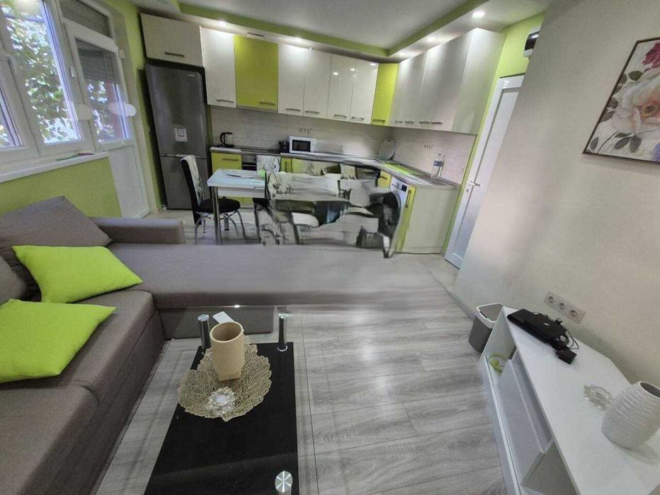 Двустаен ЧИСТО НОВ  апартамент с ДВОР , ТВ и Интернет в цената