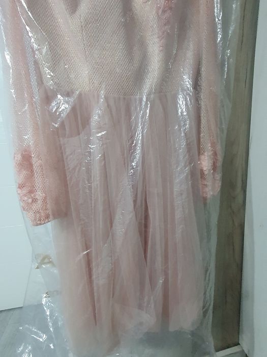 Vând rochie noua  eleganta
