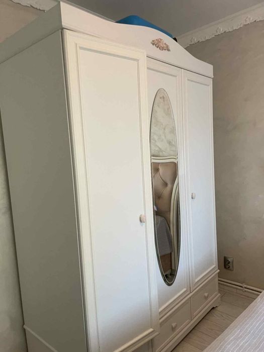 Set mobila cu pat salteaua de vanzare