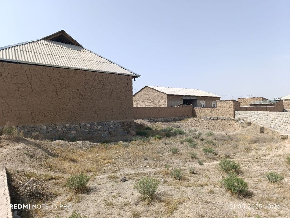 6 sotix Hovli Sotiladi