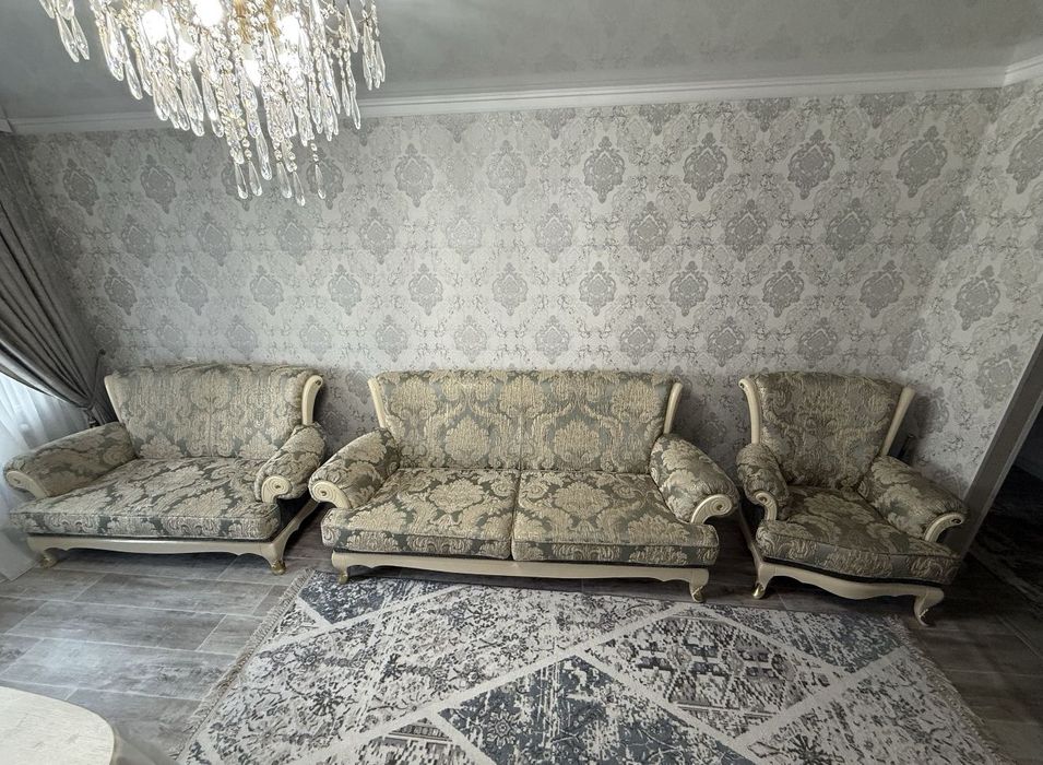 Продам белорусский комплект для гостиной (2 дивана и 1 кресло).