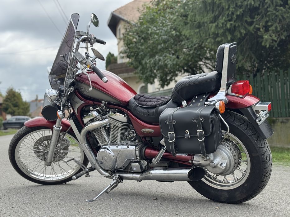 Suzuki Intruder VS800