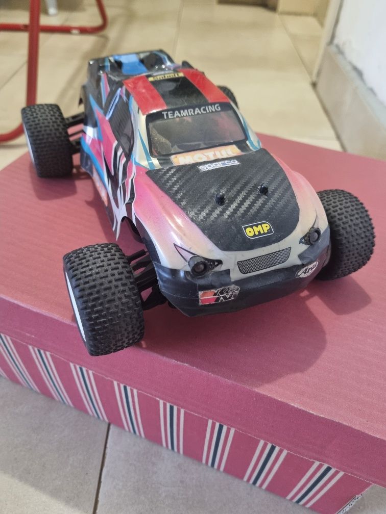 Rc mini viper 1:8 бъди с дистанционно  brushless