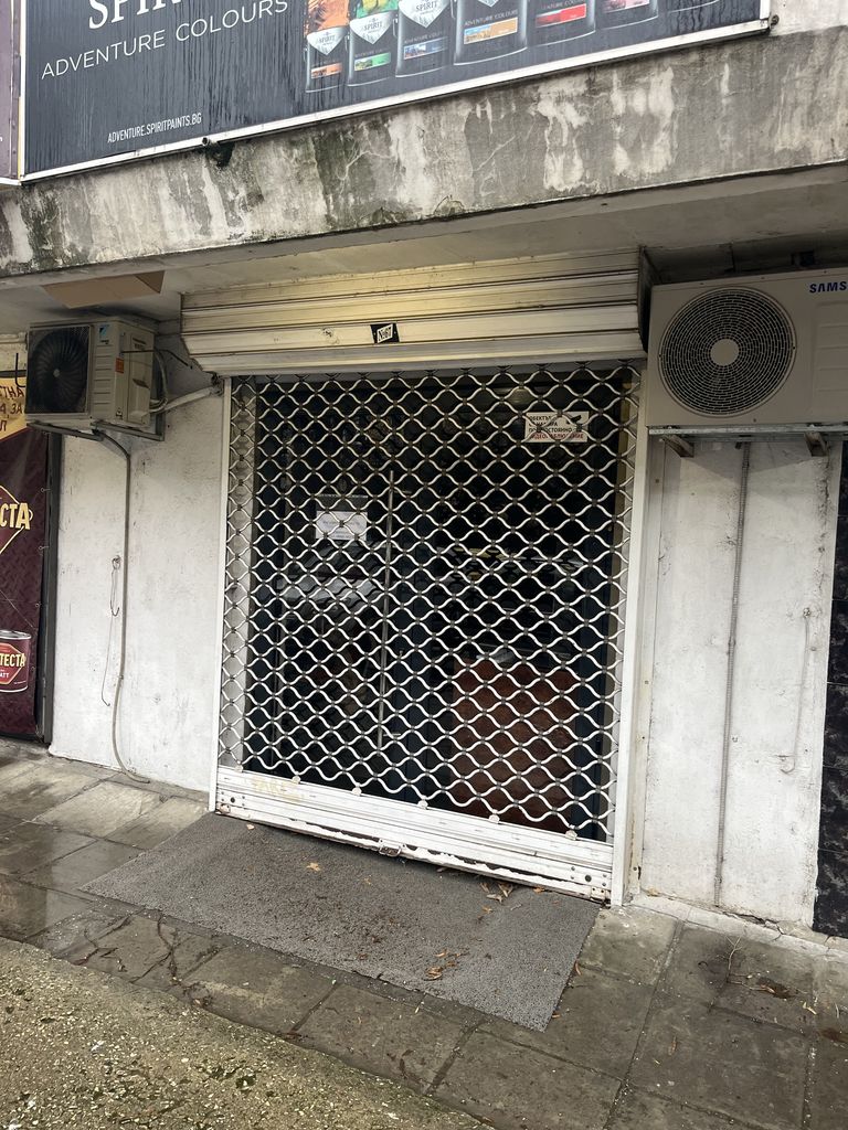 Дава се под наем Магазин в Варна, Базар Левски - 48 кв.м за 612 € - Снимка #2