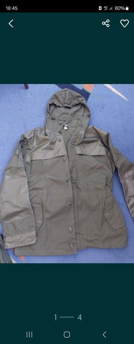 Продам костюмы новые