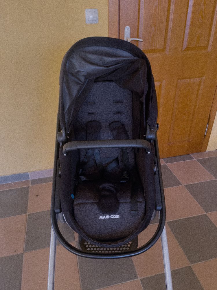 Maxi cosi Бебешка количка Lila Nomad black