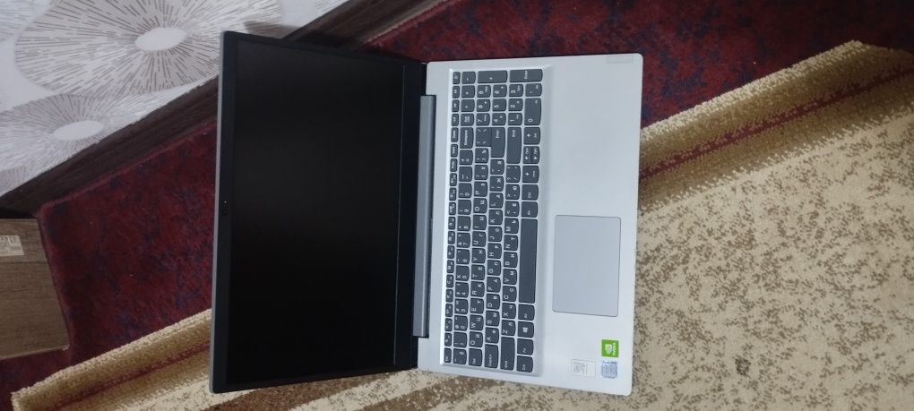Core i3 igravoy nootbook sotiladi