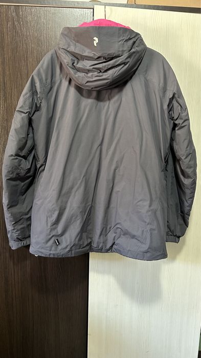 Vand geaca de ski PeakPerformance pentru dame