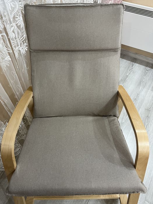 Люлеещ се стол с дървена рамка