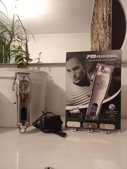 Машинка новая нет царапин не использовалась