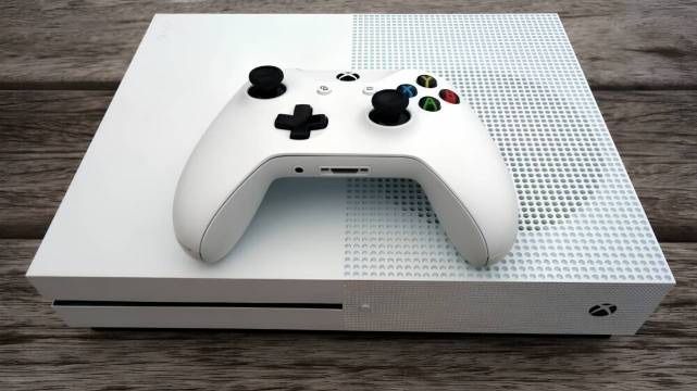 Xbox One S +500 игр KASPI RED есть