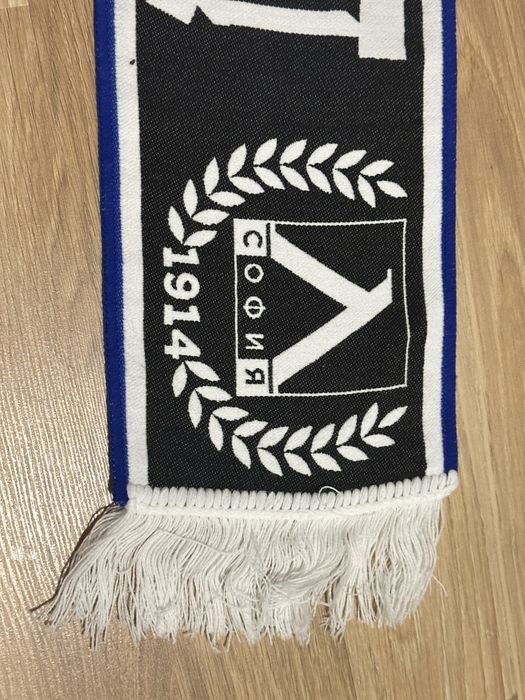 Лимитиран шал на Левски София