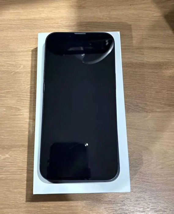 Срочно продам айфон 13 128гб