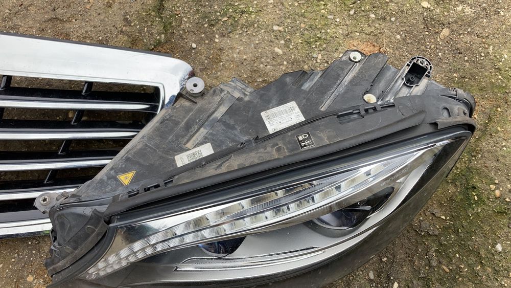 Grila radiatoare bara fata cu camera faruri led Mercedes S-Class W222