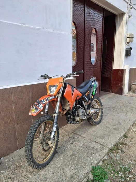 Ktm lc4 400cc.       .