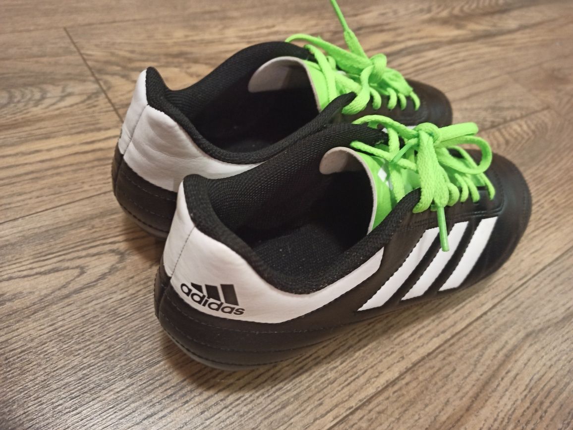 Футболни обувки Adidas