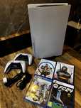 Продам PS 5 с дисководом, 2 джойстика, 4 игры