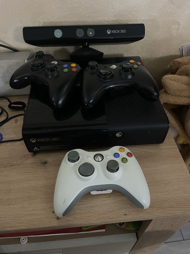 Vand /schimb xbox 360+jocuri