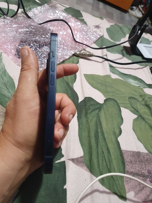 Vînd iphone 14 Blokat