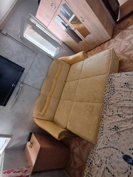 Vând canapea extensibila