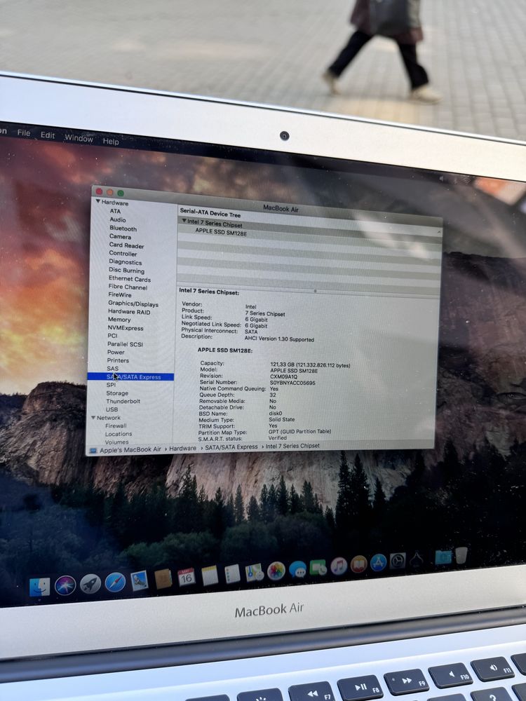 Macbook Air mid 2012 13” inch i5