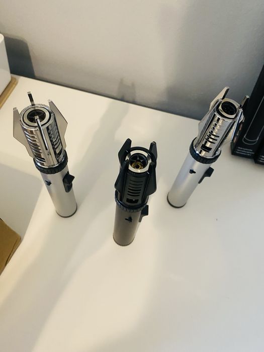 Bricheta flacara mare.